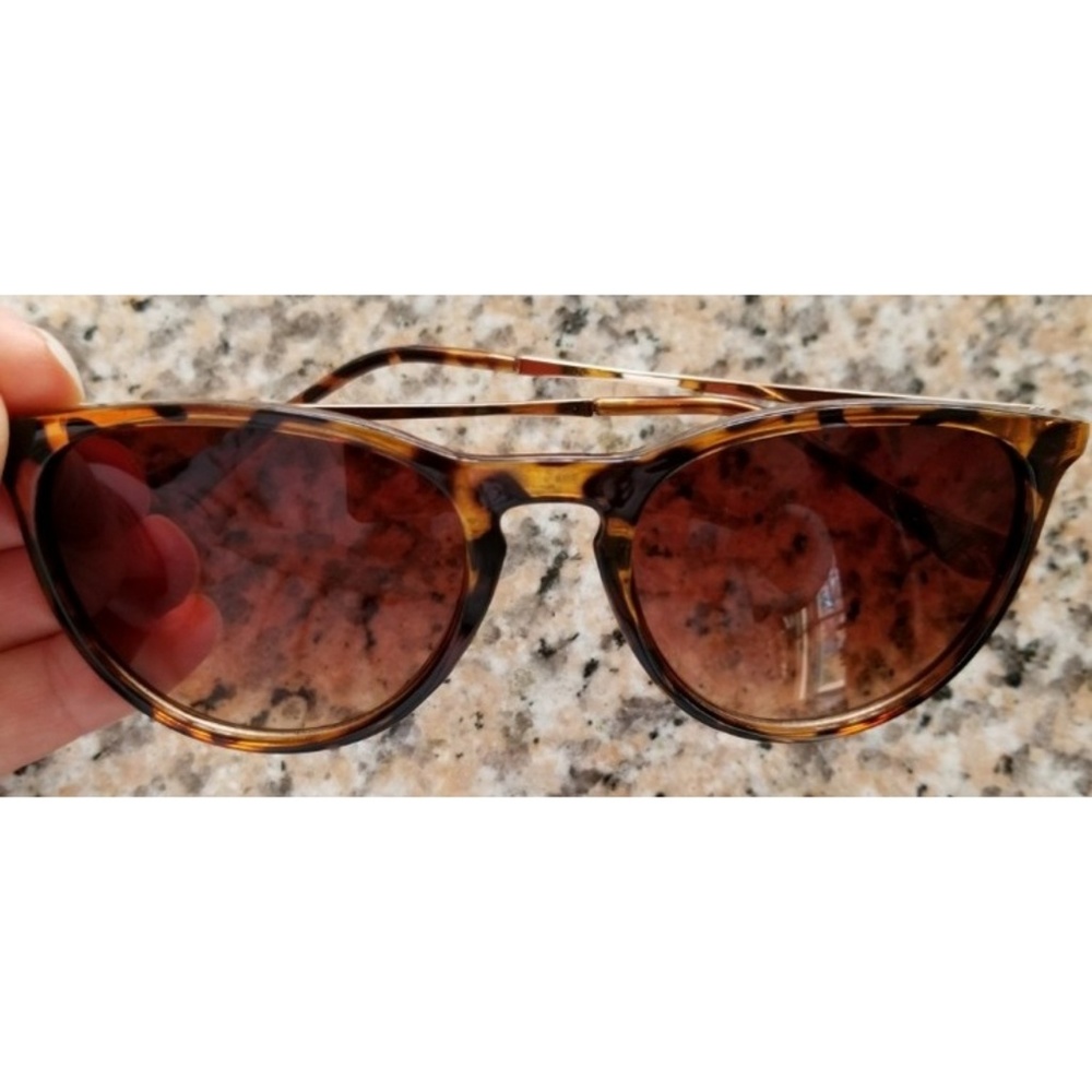 Leopard Tortoise Shell Sunnies - Picture 2 of 2